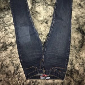 Levi jeans